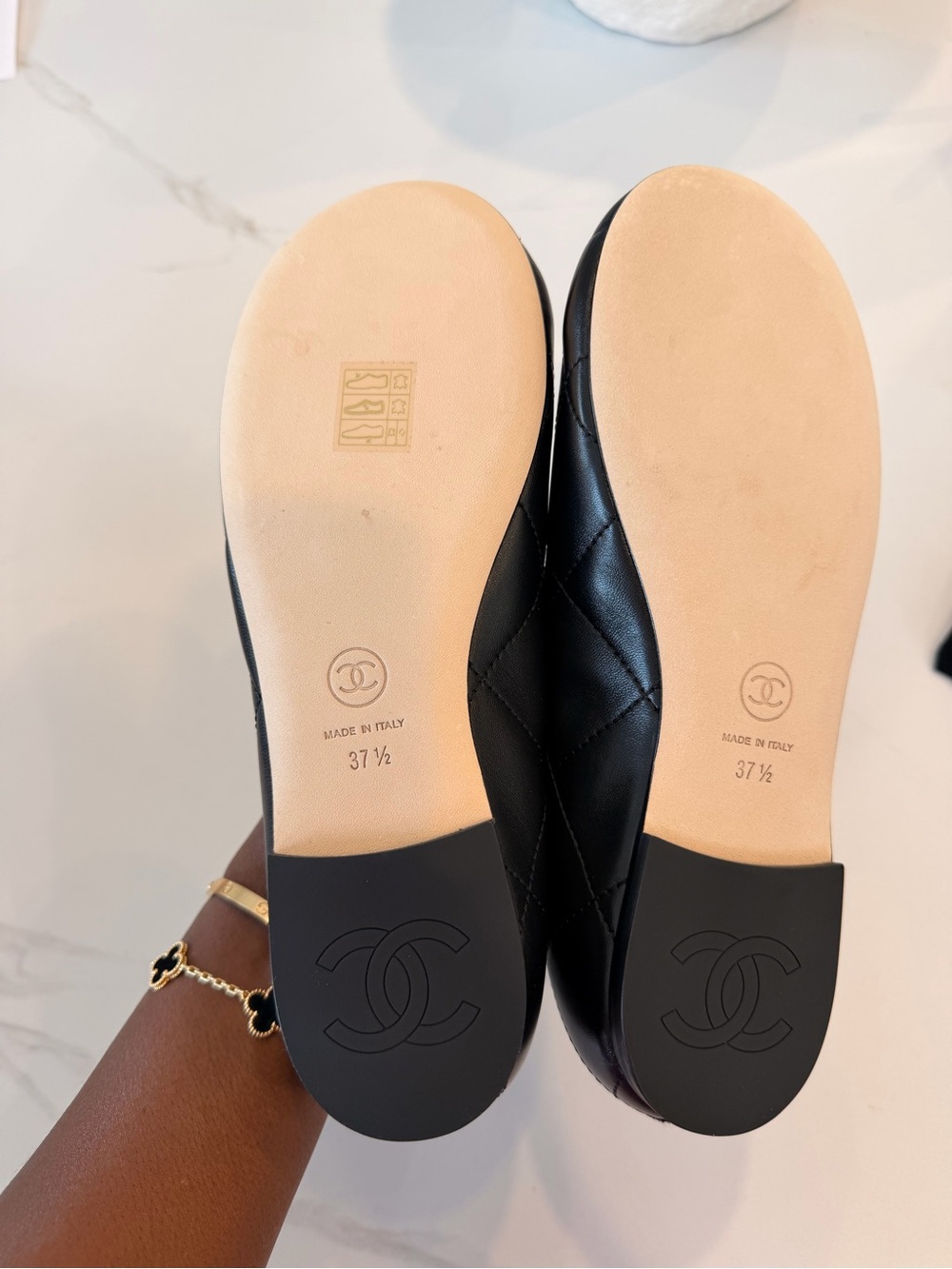 CHANEL Black Leather Ballet Flats with White CC Appliqué - Picture 3 of 9